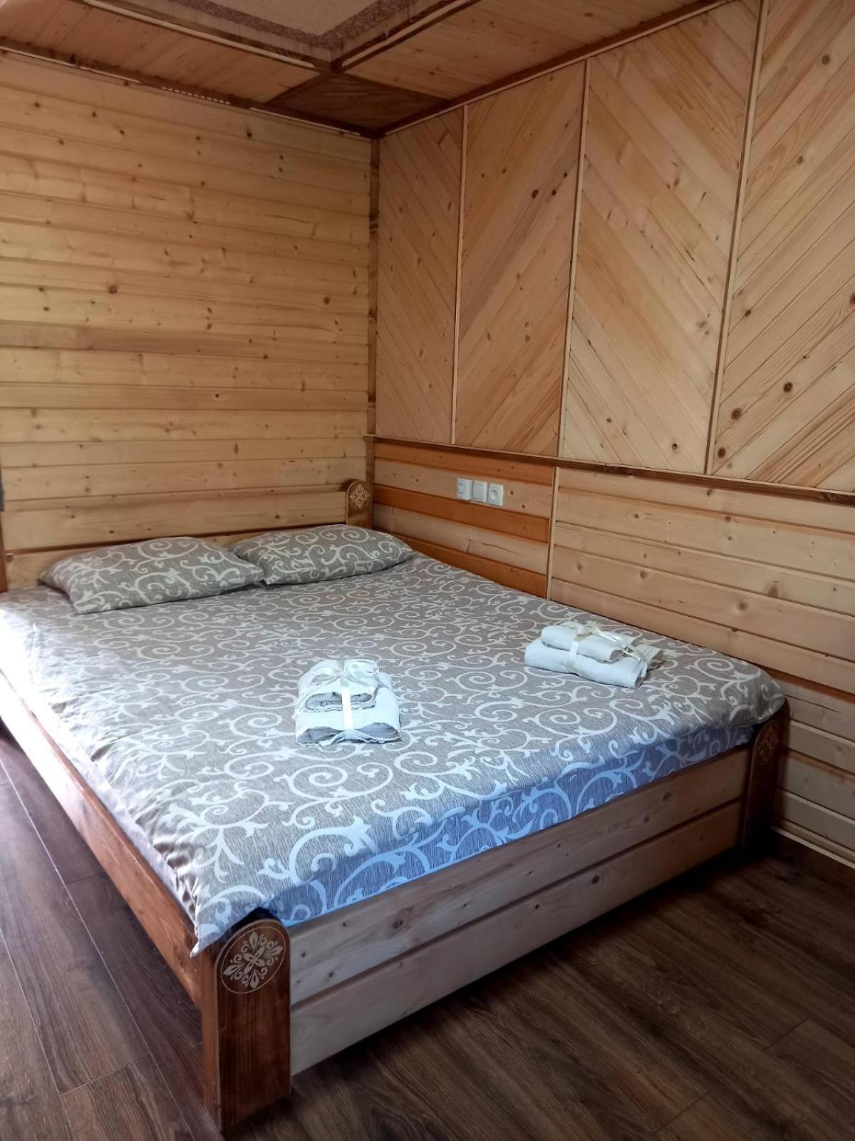 Voyage Tatariv Hotel Bagian luar foto
